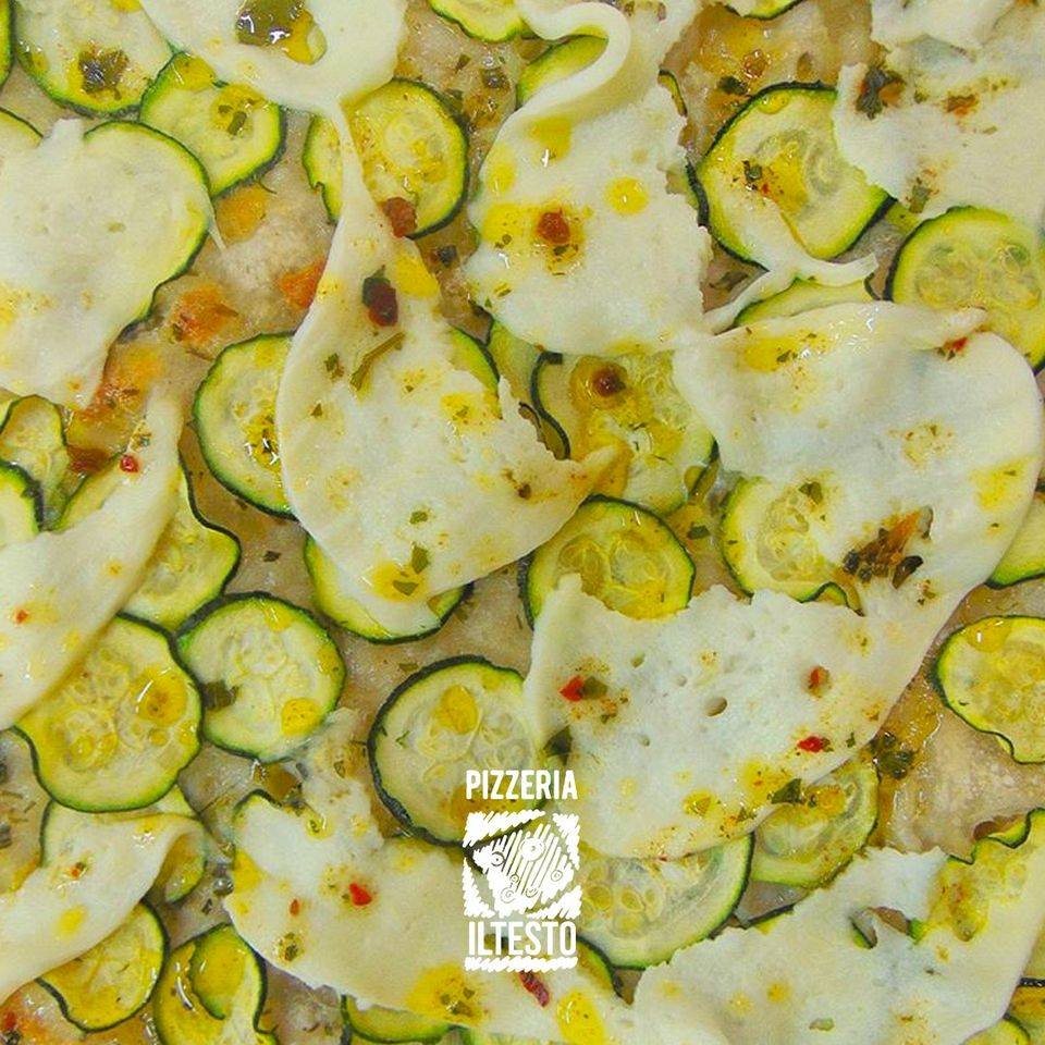Focaccia in teglia con zucchine